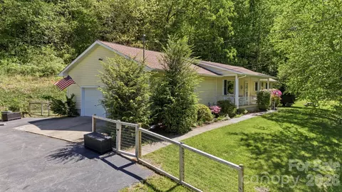 753 Bolens Creek Rd, Burnsville, NC 28714