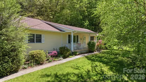 753 Bolens Creek Rd, Burnsville, NC 28714