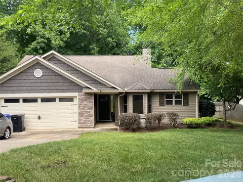 529 Lisa Carol Dr, Mooresville, NC 28115