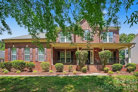 3208 Bur Oak Dr, Gastonia, NC 28056