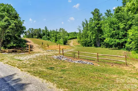 272 Randolph Dr, Marion, NC 28752