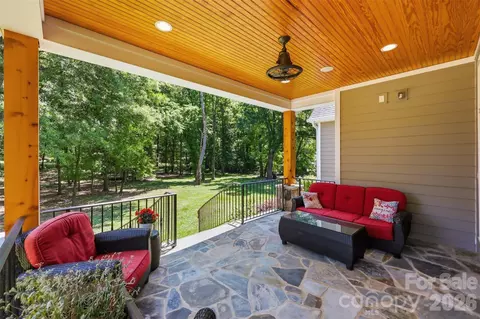 Exterior - 1595 Mary Ellen Dr, Fort Mill, SC 29708 photo 6 of 8
