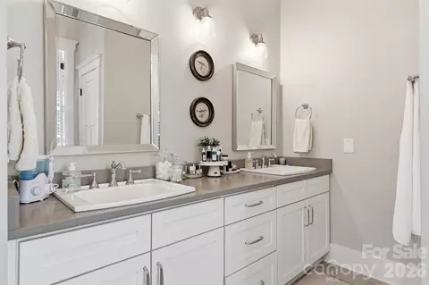 Bath - 1595 Mary Ellen Dr, Fort Mill, SC 29708 photo 1 of 5