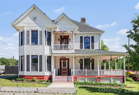 107 Hinton St, Chester, SC 29706