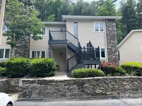 610 Britton Creek Dr, Hendersonville, NC 28791