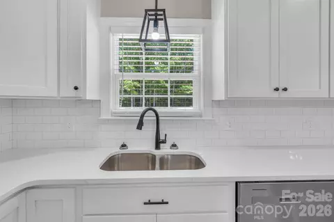 Kitchen - 4611 Knox Bailey Ln, Lancaster, SC 29720 photo 1 of 2