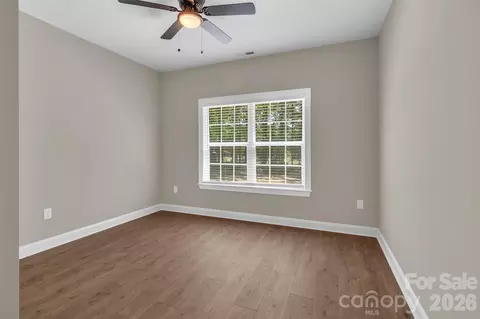 Bedroom - 4611 Knox Bailey Ln, Lancaster, SC 29720 photo 4 of 5