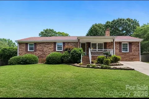 320 Amhurst Dr, Kings Mountain, NC 28086