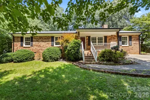 320 Amhurst Dr, Kings Mountain, NC 28086