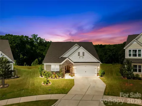134 Divot Ln, Statesville, NC 28677