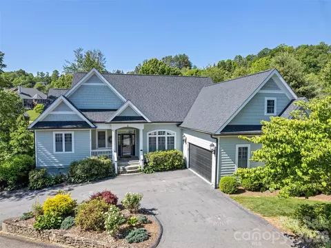 5 Split Creek Ct, Mills River, NC 28759