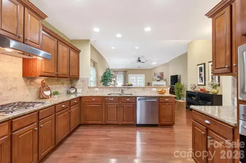Kitchen - 321 Calming Way, Tega Cay, SC 29708 photo 1 of 4