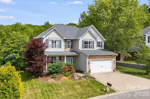 20 Stone River Dr, Asheville, NC 28804