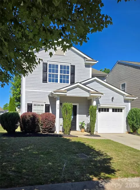 949 Willow Creek Dr, Gastonia, NC 28054