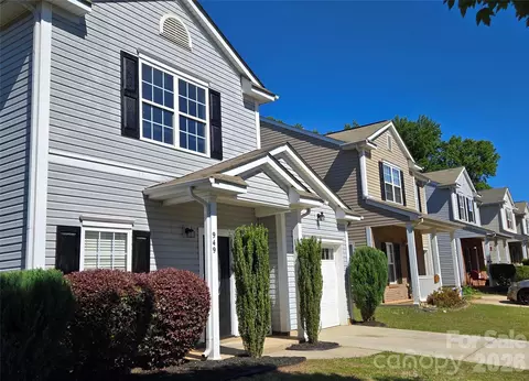 949 Willow Creek Dr, Gastonia, NC 28054