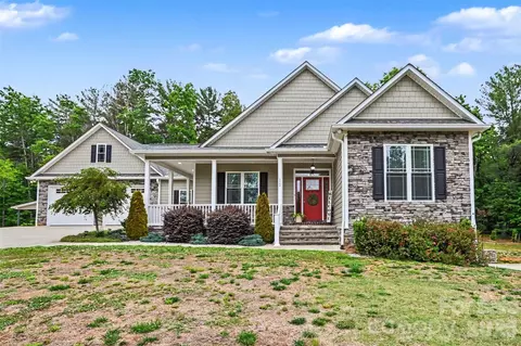 112 Solar Dr, Hudson, NC 28638