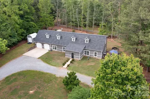3860 Landrum Rd, Columbus, NC 28722