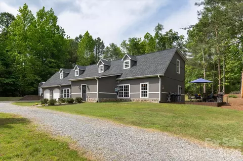 3860 Landrum Rd, Columbus, NC 28722