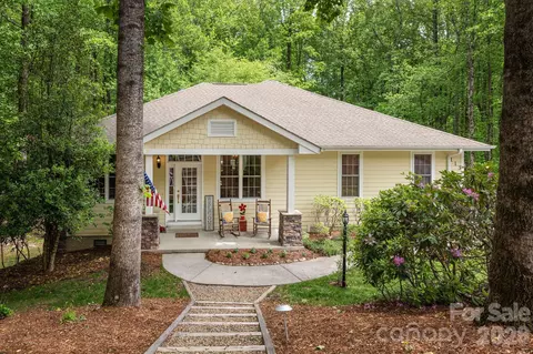 113 Chancery Ct, Flat Rock, NC 28731