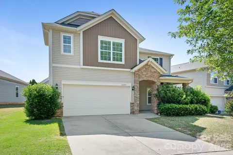 2059 Blue Iris Dr, Matthews, NC 28104