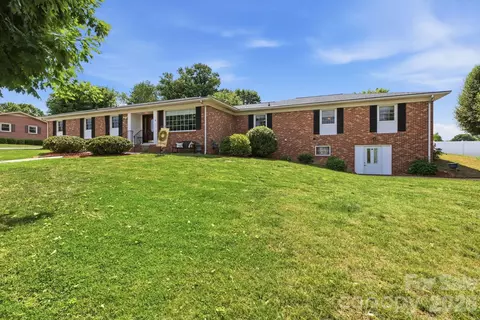 912 Briggs Nw St NW, Valdese, NC 28690