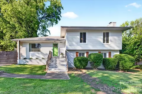 5907 Bluebonnet Rd, Charlotte, NC 28212
