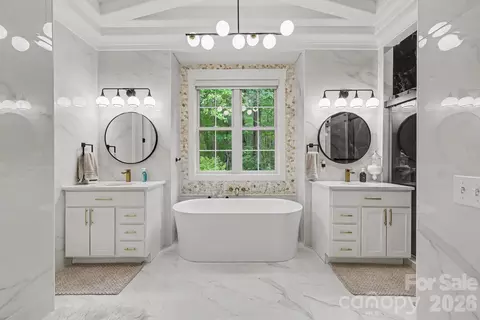 Bath - 209 E Glenview Dr, Salisbury, NC 28147 photo 2 of 6