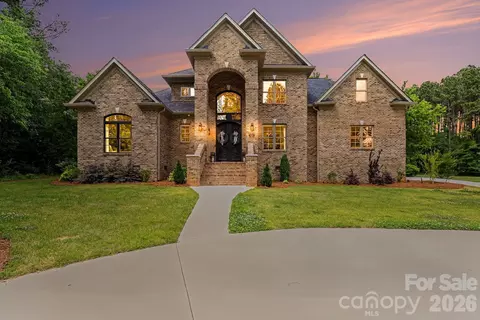 209 E Glenview Dr, Salisbury, NC 28147