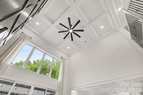 Entry Way - 209 E Glenview Dr, Salisbury, NC 28147 photo 3 of 4