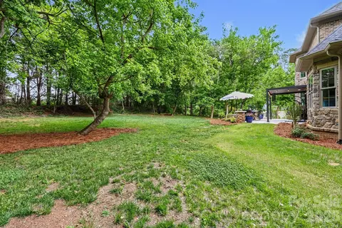 Exterior - 209 E Glenview Dr, Salisbury, NC 28147 photo 10 of 11