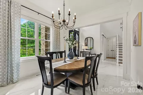 Dining - 209 E Glenview Dr, Salisbury, NC 28147 photo 2 of 2