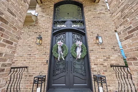 Entry Way - 209 E Glenview Dr, Salisbury, NC 28147 photo 1 of 4