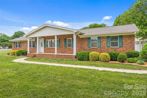 2430 Old Cedarwood Nw Dr NW, Concord, NC 28027