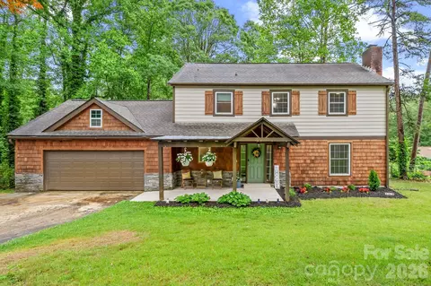 4 Beechwood Lakes Dr, Hendersonville, NC 28792