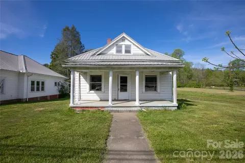 204 Main St, Rosman, NC 28772