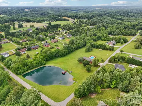 3381 Elaine Ave, Lincolnton, NC 28092