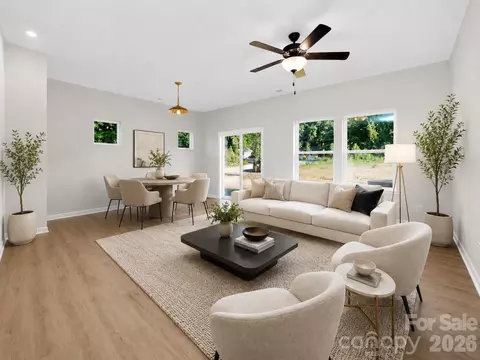337 N Hoskins Rd, Charlotte, NC 28216