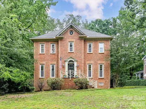 10341 Avondale Ave, Charlotte, NC 28210