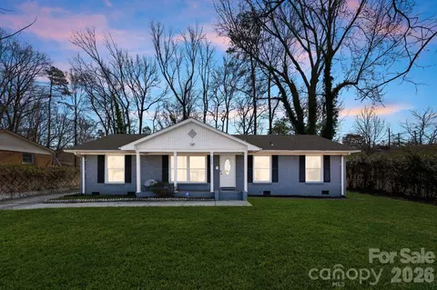 4508 Belle Plaine Dr, Charlotte, NC 28215