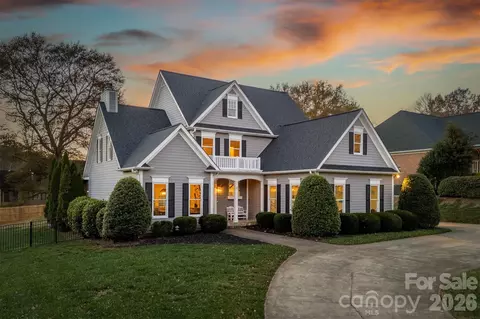 1019 10th Street Nw Ln NW, Hickory, NC 28601