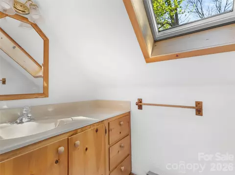 Bath - 178 Tablerock Dr, Saluda, NC 28773 photo 2 of 3