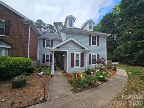 9232 Kings Canyon Dr, Charlotte, NC 28210