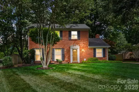 8616 Longbriar Dr, Charlotte, NC 28212