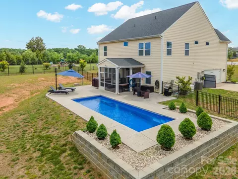 3774 Old Village Dr, Maiden, NC 28650