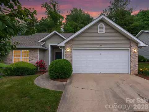 88 Wiltshire Cir, Fletcher, NC 28732