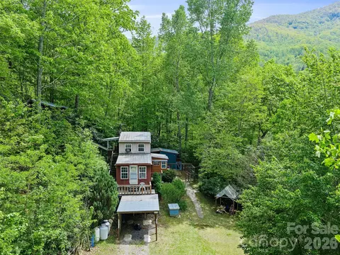 1331 Georges Fork Rd, Burnsville, NC 28714