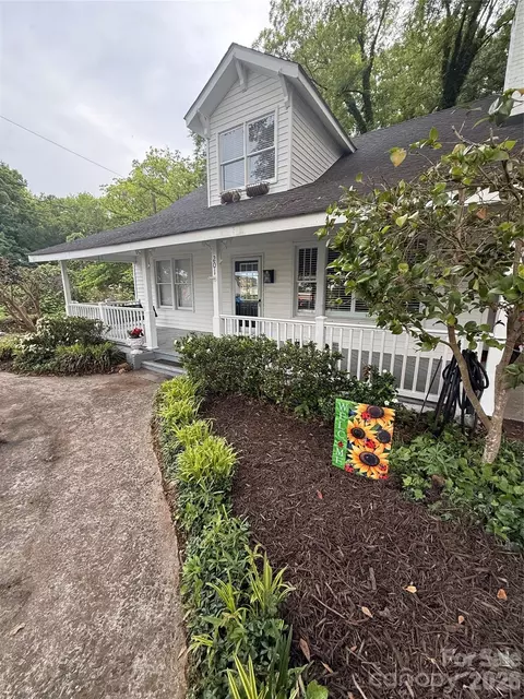201 Smith St, Clover, SC 29710