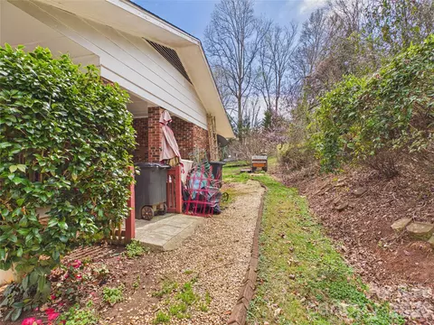 Exterior - 119 Creekside Dr, Morganton, NC 28655 photo 8 of 11