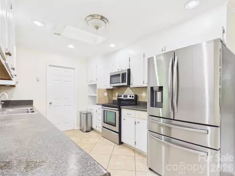 Kitchen - 119 Creekside Dr, Morganton, NC 28655 photo 3 of 5