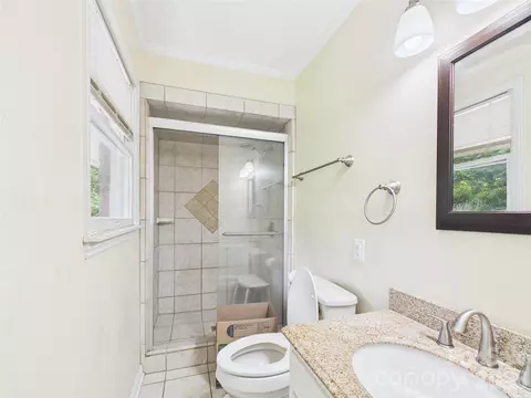 Bath - 119 Creekside Dr, Morganton, NC 28655 photo 2 of 3